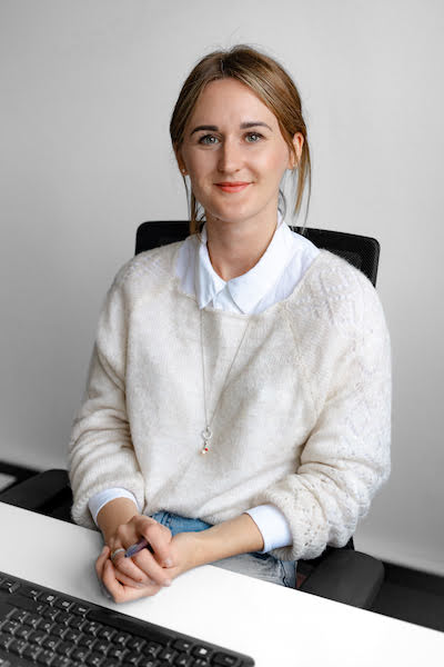 Olesja Schander, Front Office